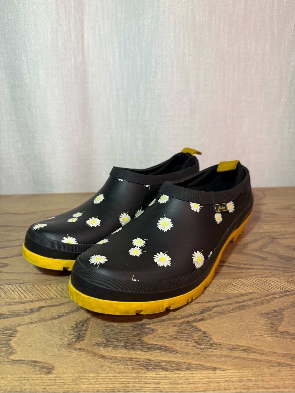 Joules Black Daisy Clogs with Yellow Soles - Womens 9 - Gardening Rain Shoes